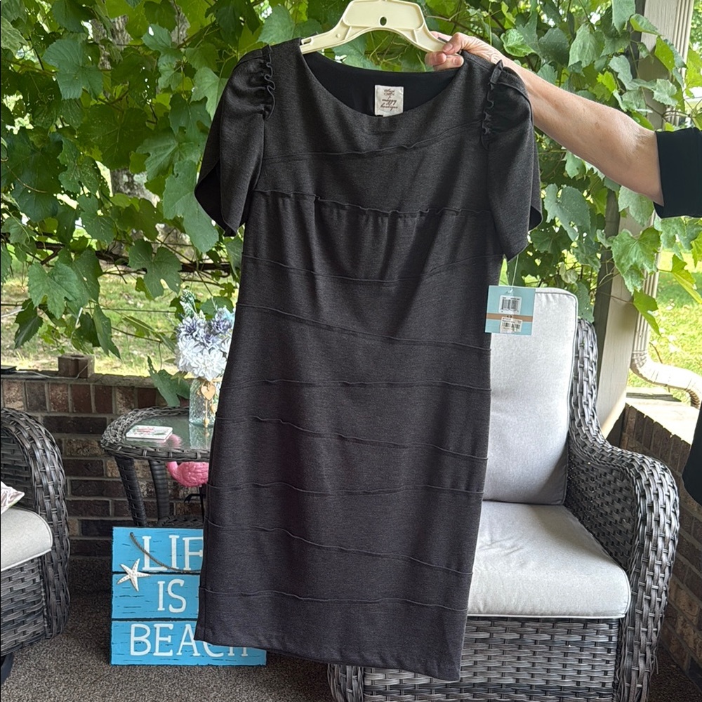 Classic Black Short-Sleeve Shift Dress — Timeless Style